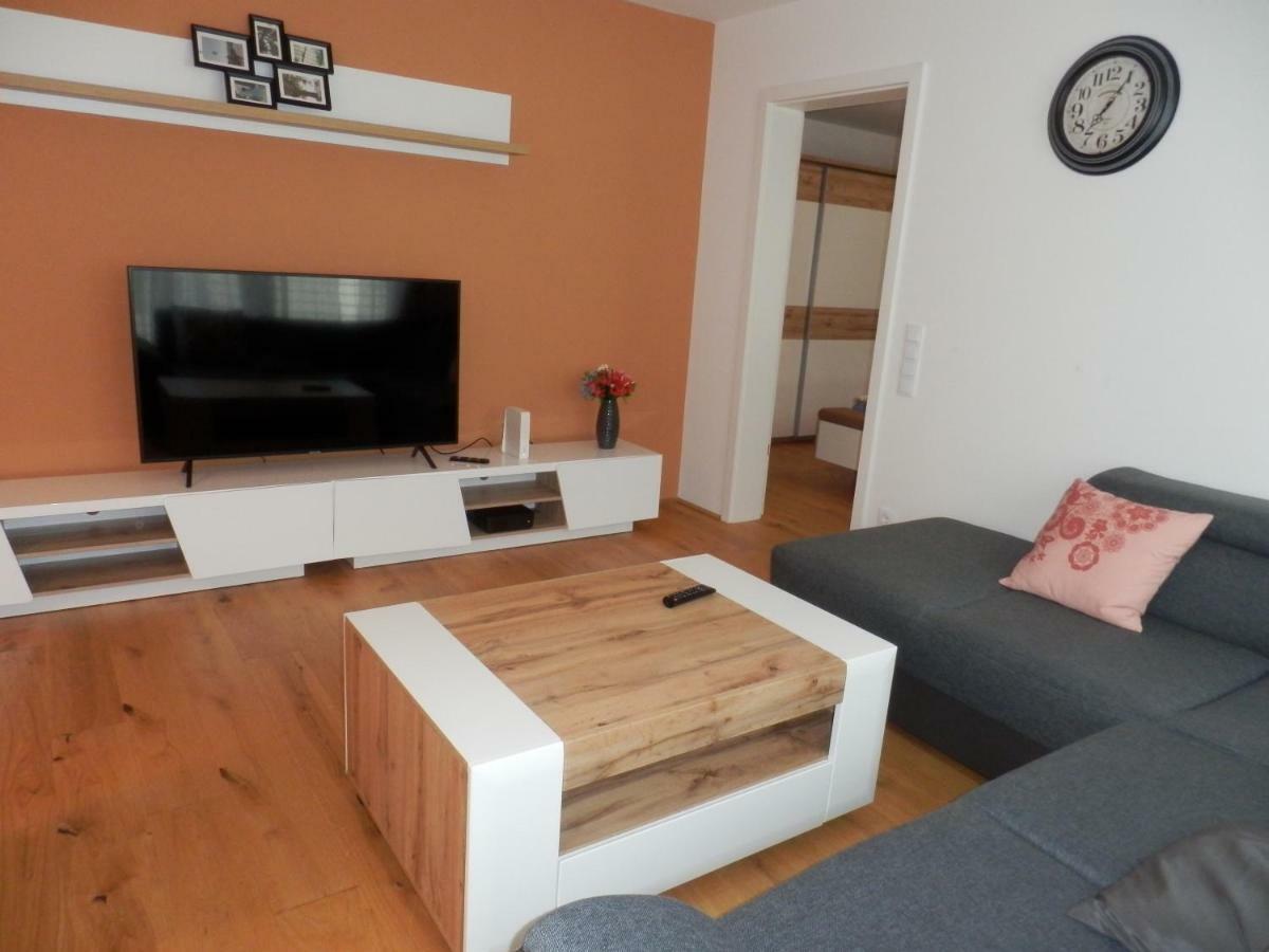 Spacious, Modern 1-Bdrm Apt Near Vic & Austria Ctr Lägenhet Wien Exteriör bild