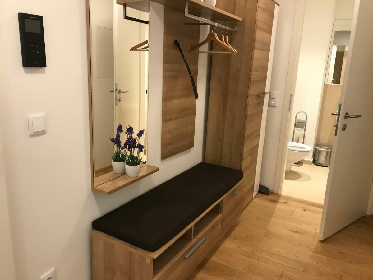 Spacious, Modern 1-Bdrm Apt Near Vic & Austria Ctr Lägenhet Wien Exteriör bild