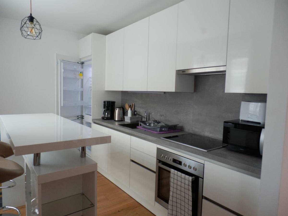 Spacious, Modern 1-Bdrm Apt Near Vic & Austria Ctr Lägenhet Wien Exteriör bild