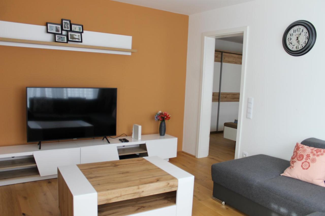 Spacious, Modern 1-Bdrm Apt Near Vic & Austria Ctr Lägenhet Wien Exteriör bild